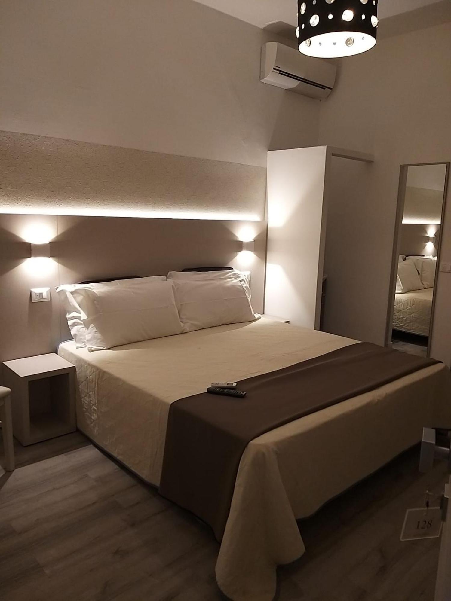 Hotel Ideal Rimini Exterior foto